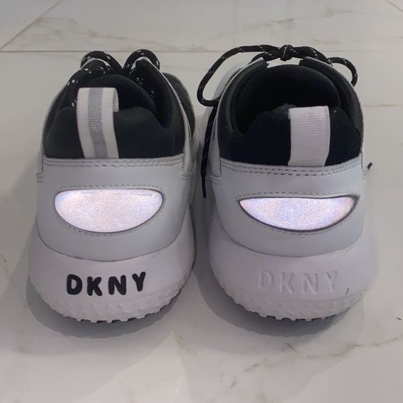 Mens DKNY sneakers - Picture 4 of 6